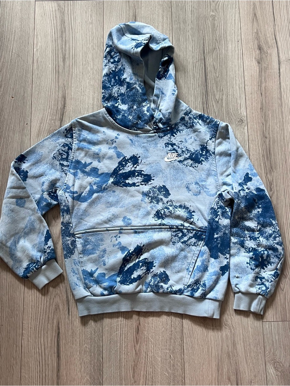 Nike Blue Hooded Sweatshirt Boy’s Large Blue Splattered Tie Dye Pattern